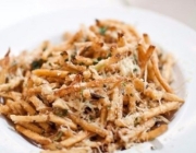 Kết hợp khai thác tiềm năng du lịch rừng và biển